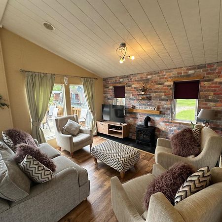Luxury Lakeside Lodge L1 With Hot Tub Situated At Tattershall Lakes Country Park Εξωτερικό φωτογραφία