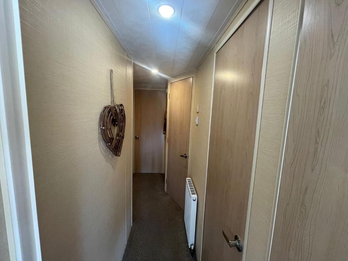 Luxury Lakeside Lodge L1 With Hot Tub Situated At Tattershall Lakes Country Park Εξωτερικό φωτογραφία