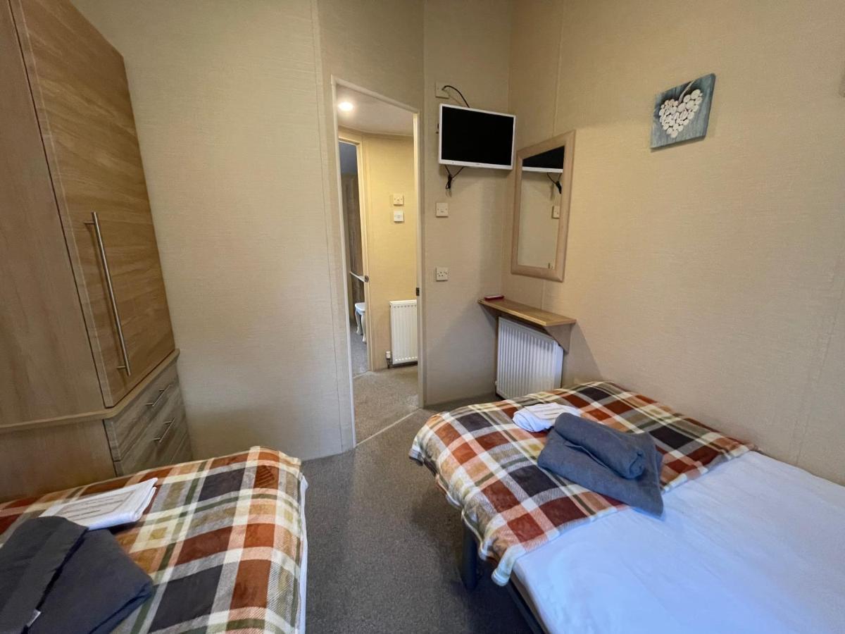 Luxury Lakeside Lodge L1 With Hot Tub Situated At Tattershall Lakes Country Park Εξωτερικό φωτογραφία